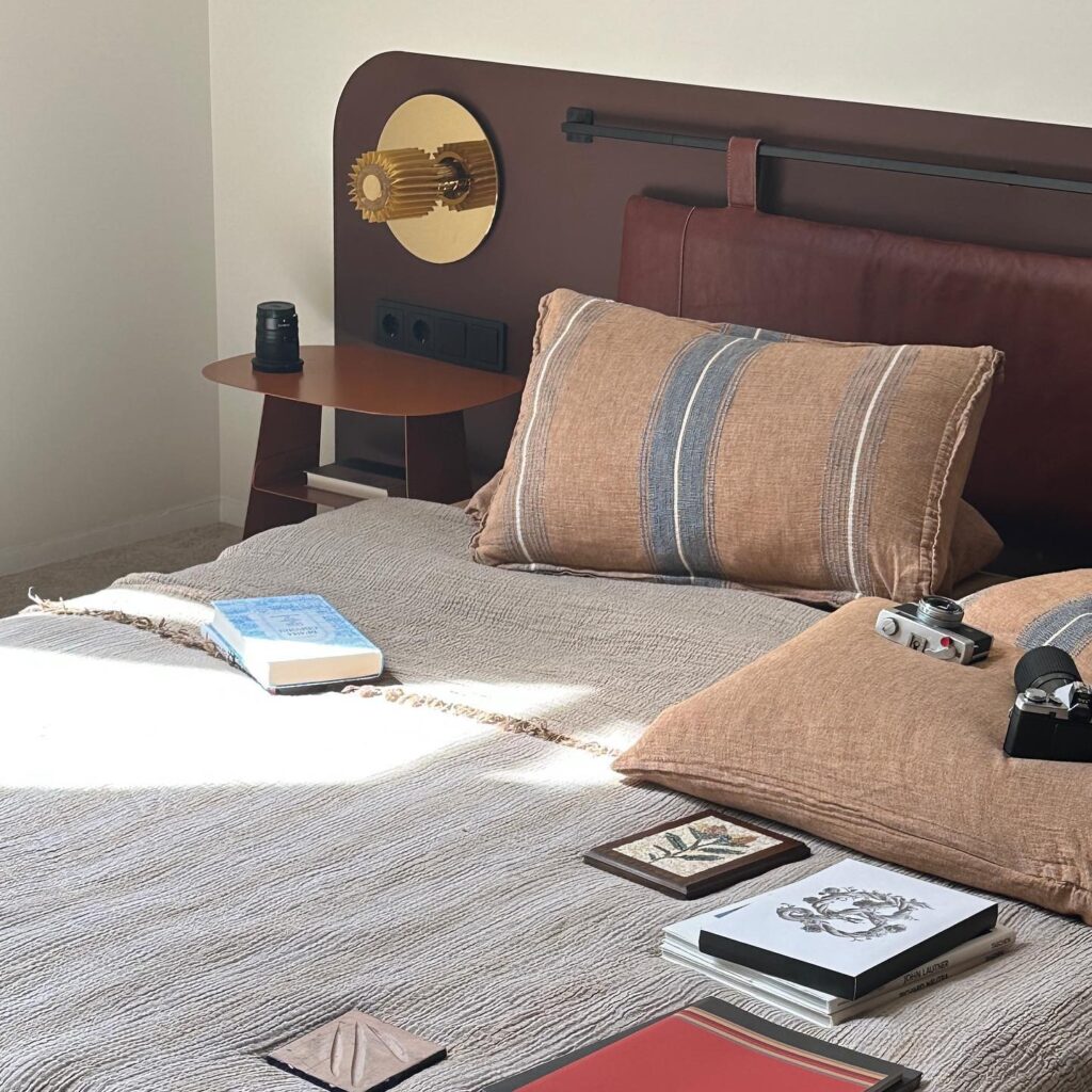 A Cozy Bedroom Design by Sivak+Partners