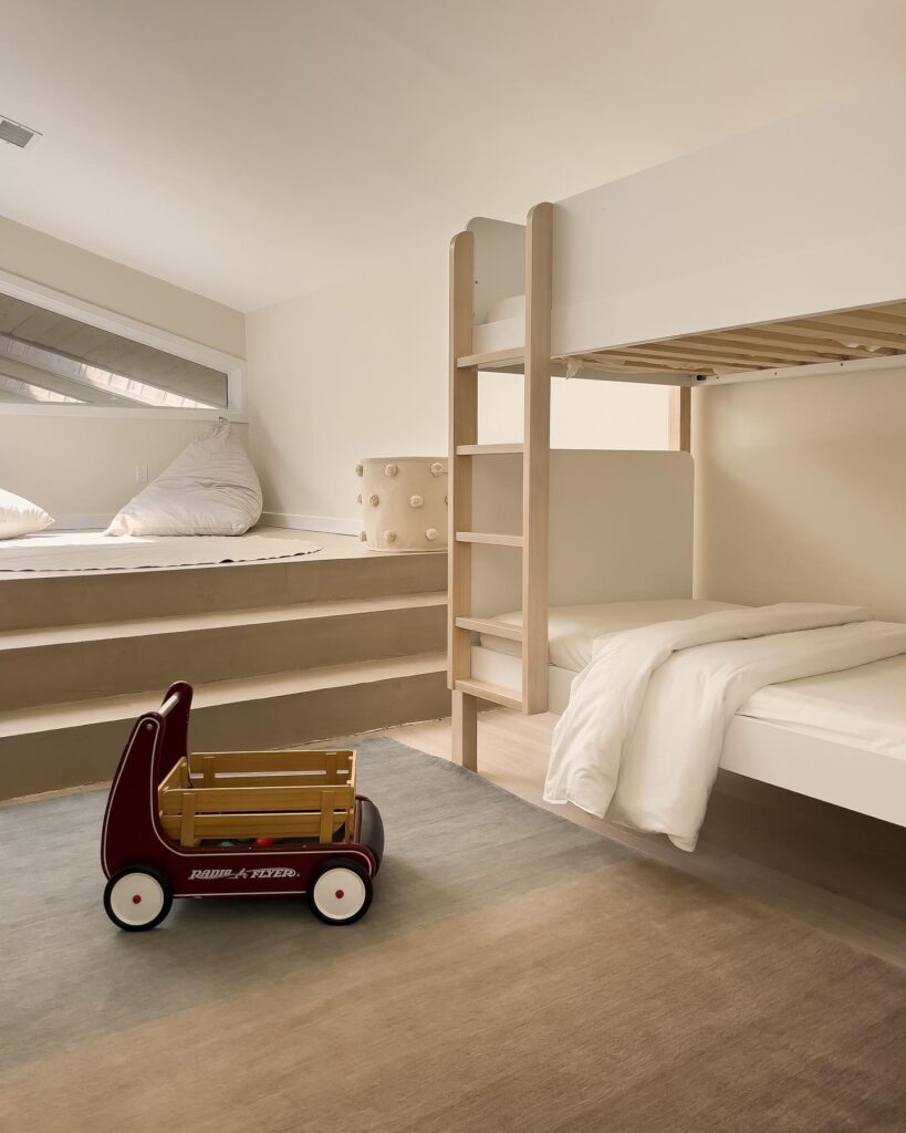 A Cozy and Minimalist Children's Bedroom
