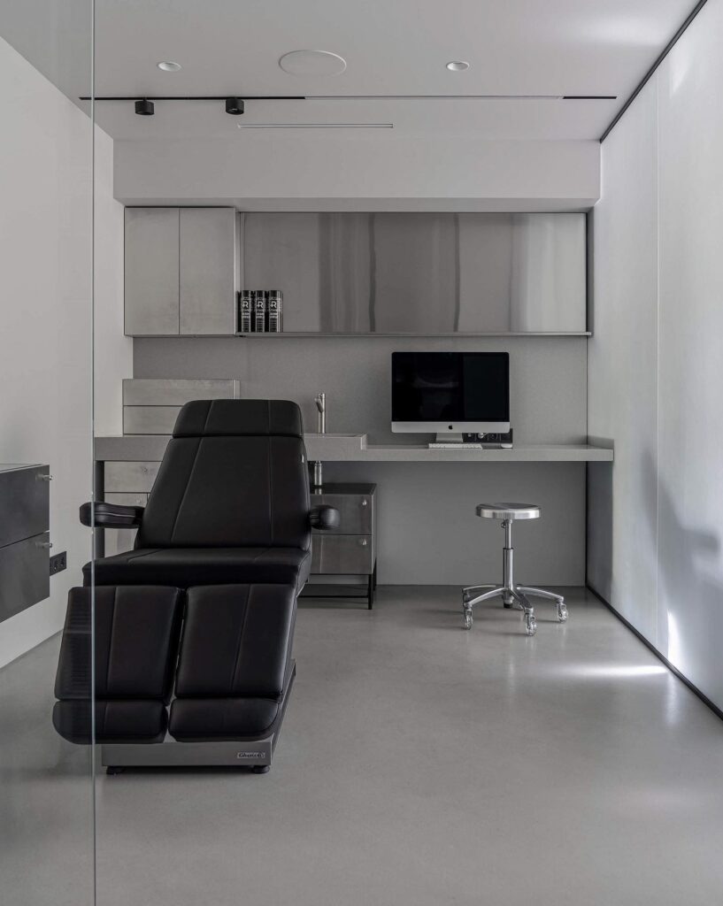 A Minimalist And Modern Office Space