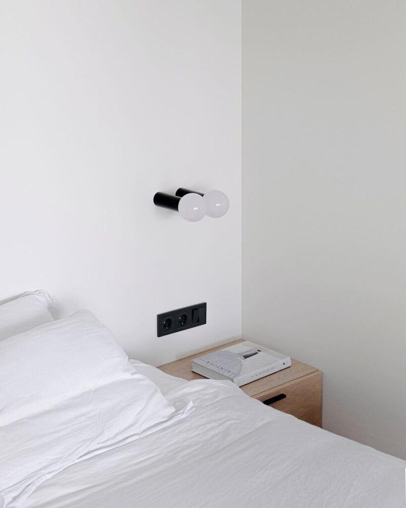 Minimalist Bedroom Design by Sivak+Partners